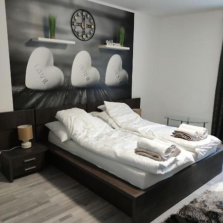 Freedom-Fehervar Apartman Székesfehérvár Exteriér fotografie