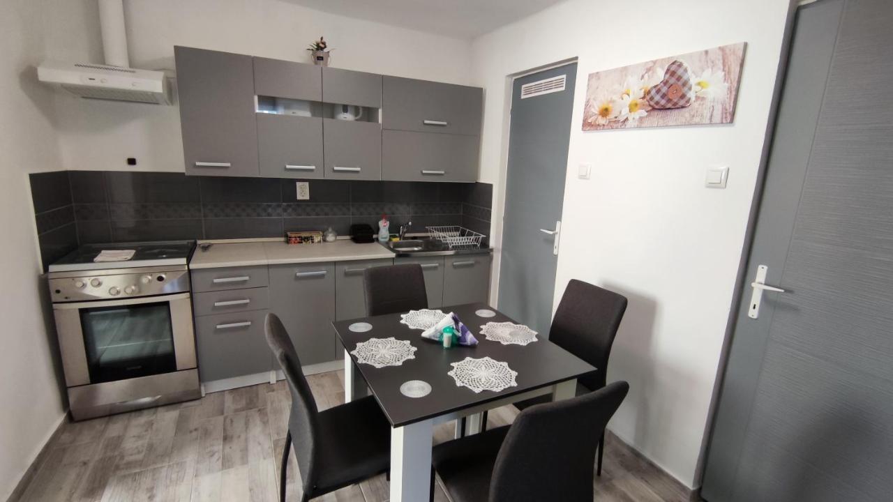 Freedom-Fehervar Apartman Székesfehérvár Exteriér fotografie