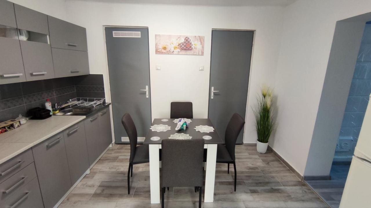 Freedom-Fehervar Apartman Székesfehérvár Exteriér fotografie